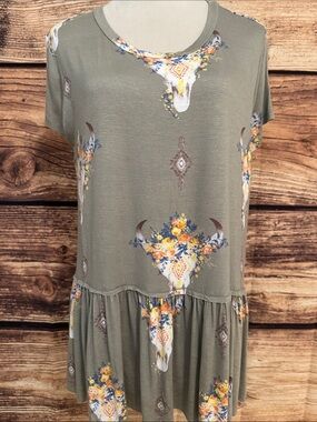 entro Olive Floral Longhorn Peplum Tunic Top